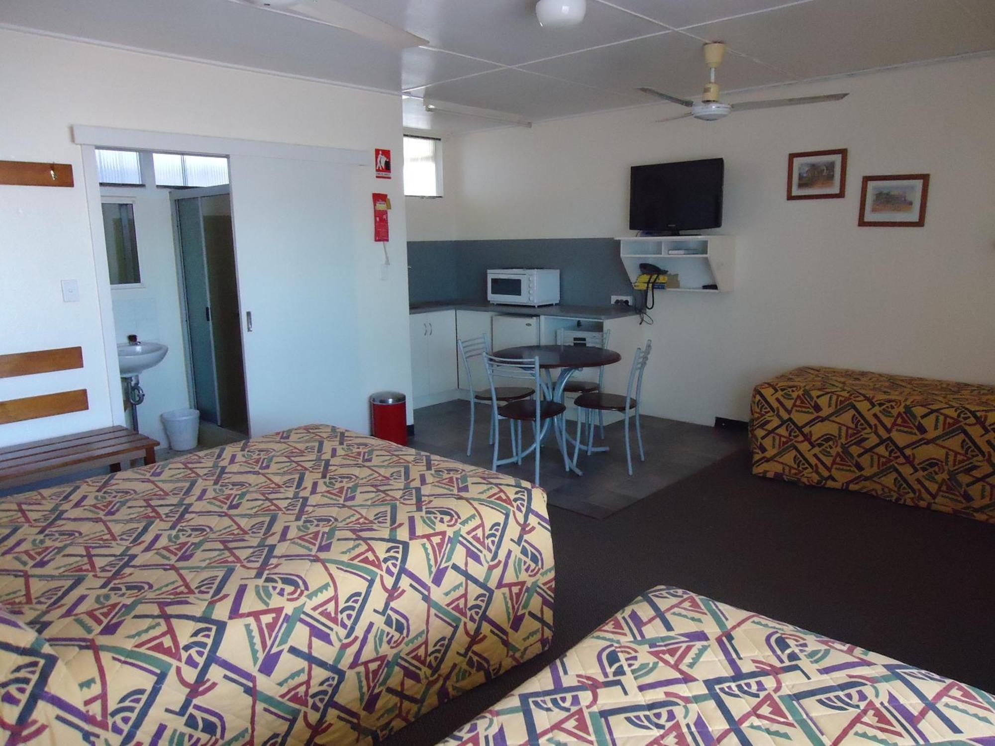 Moondarra Motel Innisfail Esterno foto