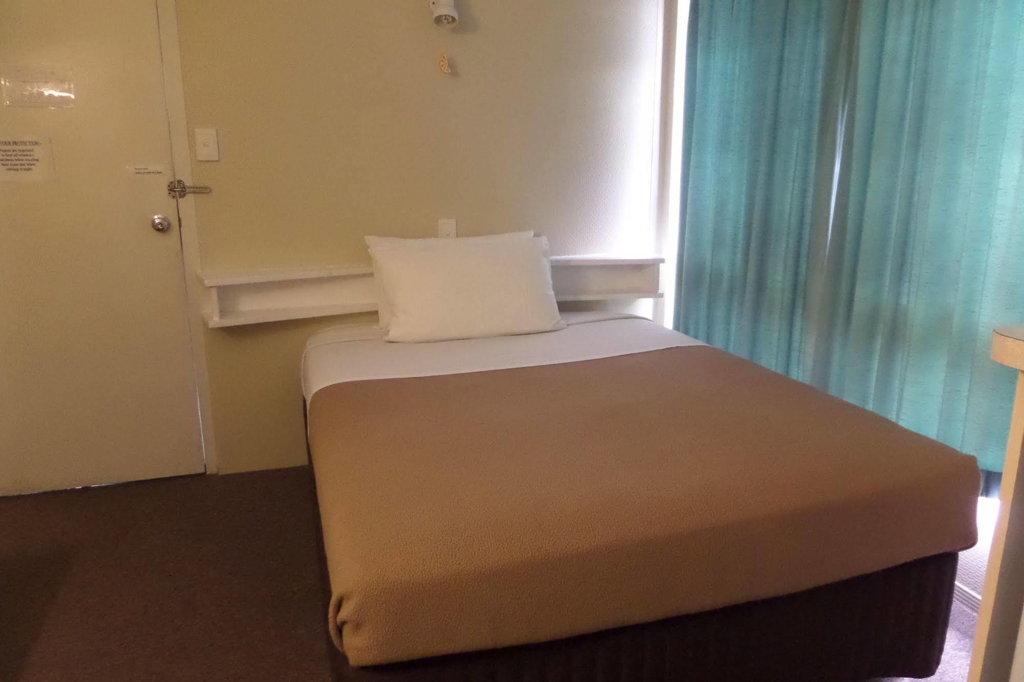 Moondarra Motel Innisfail Esterno foto