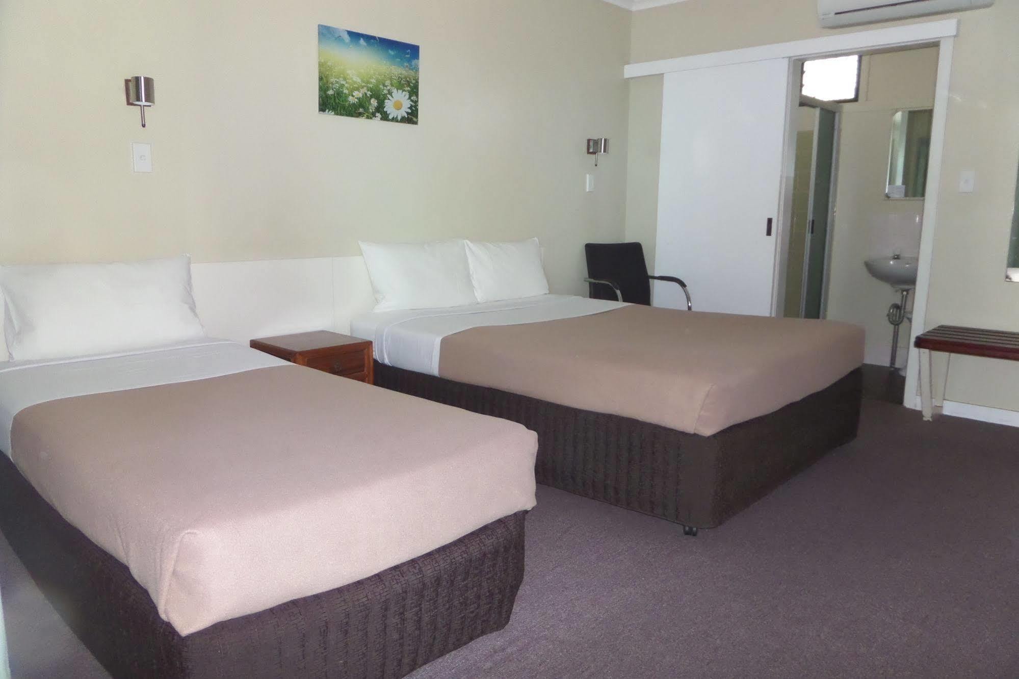 Moondarra Motel Innisfail Esterno foto