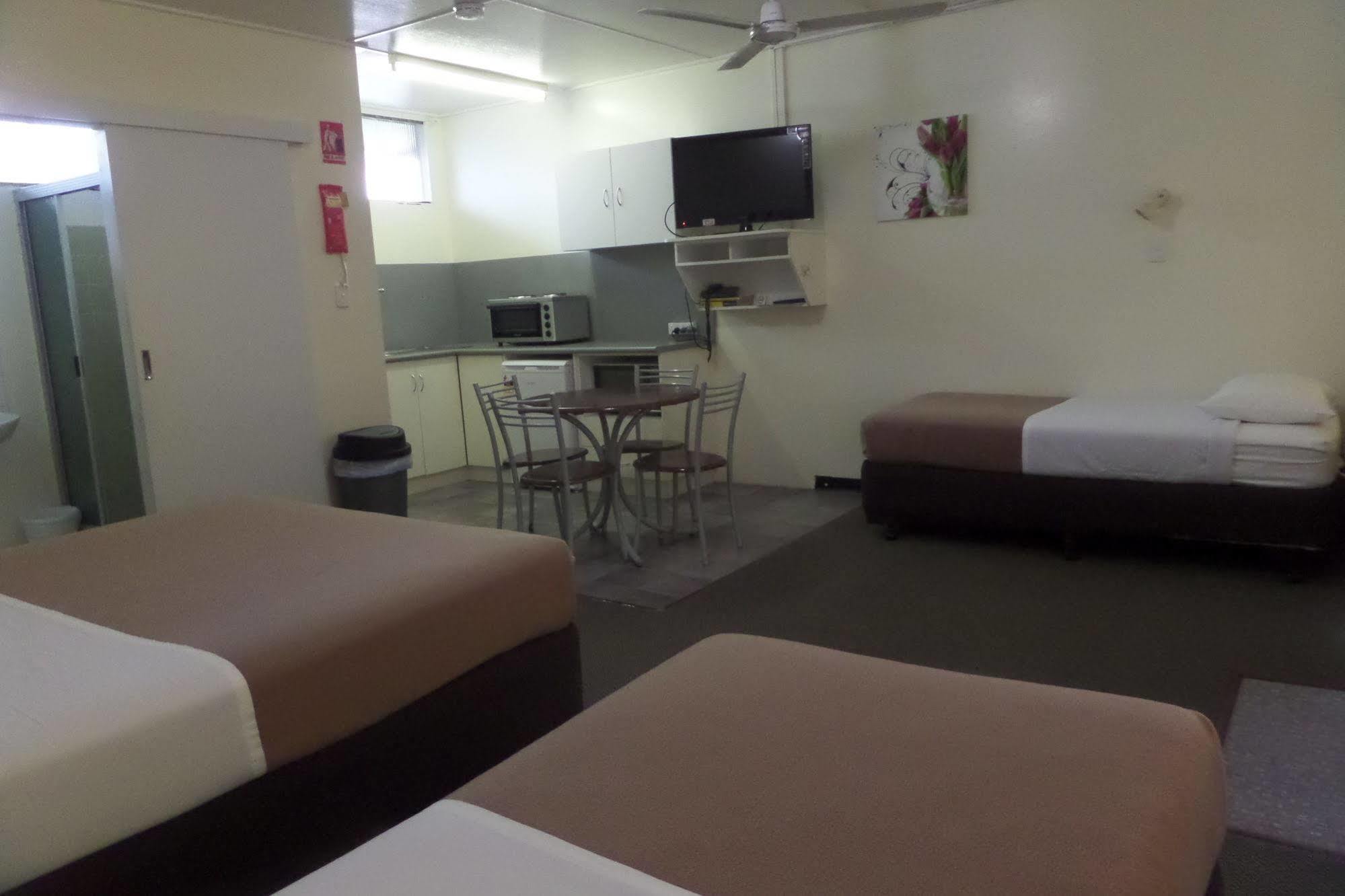 Moondarra Motel Innisfail Esterno foto